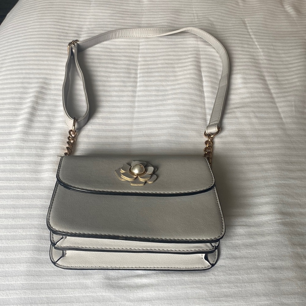 Cute gray “Marc New York” purse!